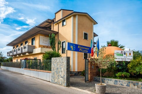 Property building, Facade/entrance