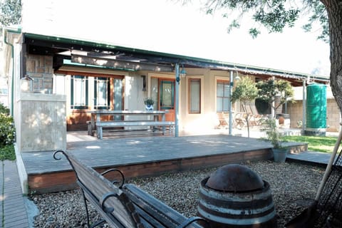 Facade/entrance, Entertainment