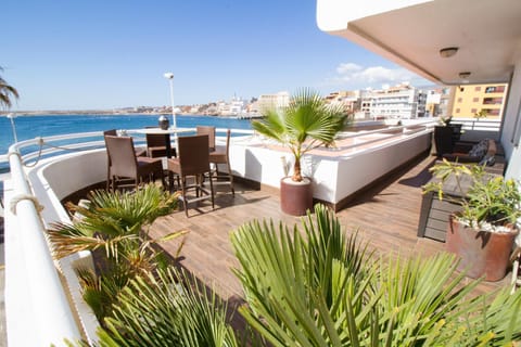 Day, Balcony/Terrace, Balcony/Terrace, Dining area, City view, Mountain view, Pool view, Sea view, Street view