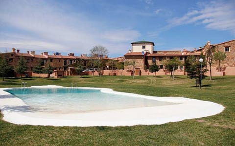 Swimming pool, Swimming pool