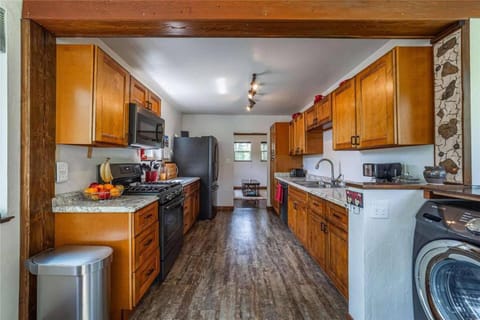 Glacier Homestead Campground/
RV Resort in Coram