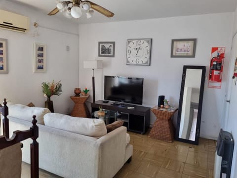 TV and multimedia, Living room, Seating area, air conditioner
