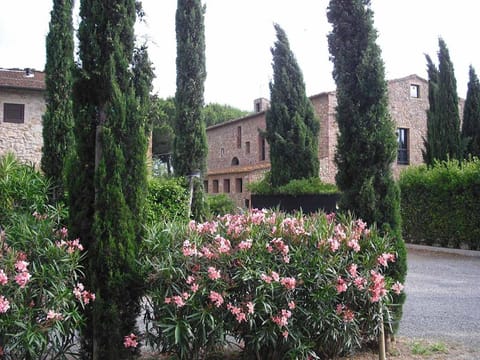 Property building, Garden, Landmark view