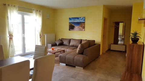 Balcony/Terrace, Living room, Garden view