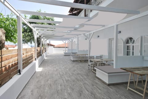 Facade/entrance, Balcony/Terrace