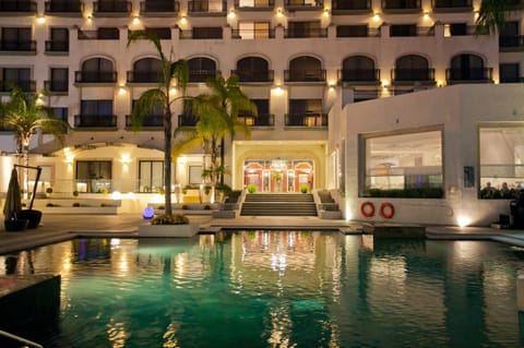 Swimming pool, Swimming pool