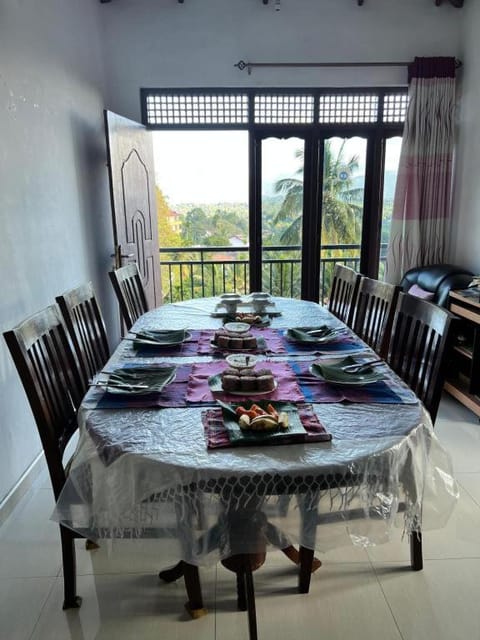 Seating area, Dining area