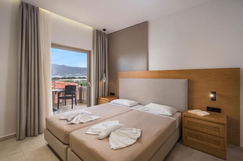 Bed, Natural landscape, Photo of the whole room, Bedroom, Mountain view, towels