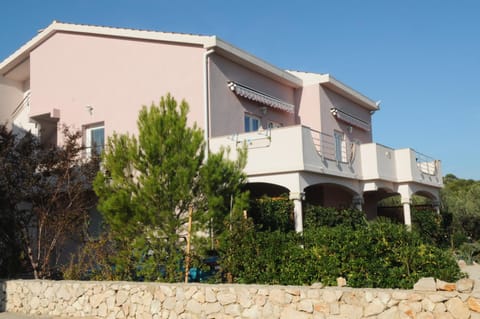 Apartments Josip Apartment in Murter