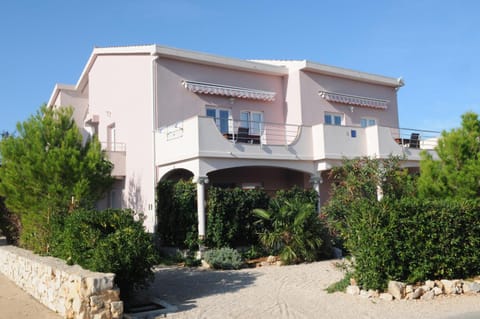 Apartments Josip Apartment in Murter