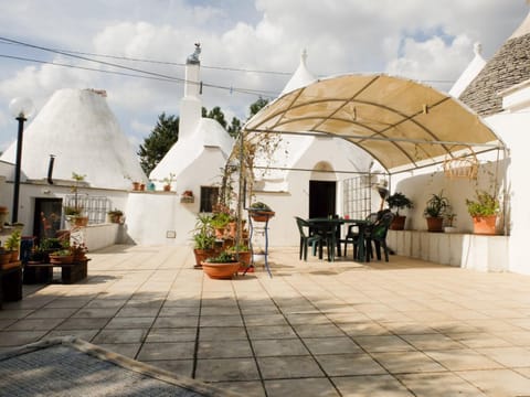 Patio, Facade/entrance