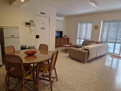 Side Seaview St Pauls Bay Apartment Apartment in Saint Paul's Bay