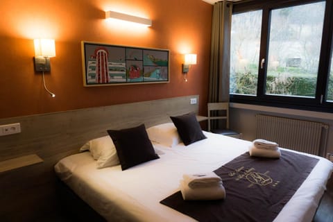 Bed, TV and multimedia, Photo of the whole room, Bedroom, internet