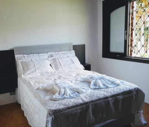Bedroom, bunk bed