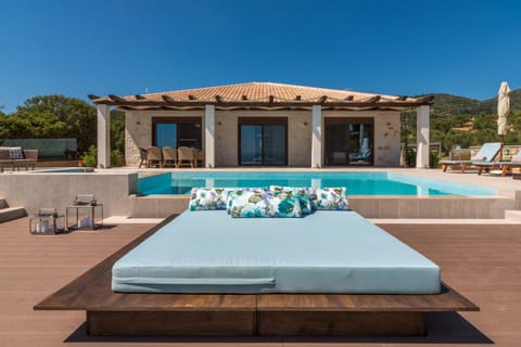 Patio, Balcony/Terrace, Seating area, Swimming pool, Swimming pool