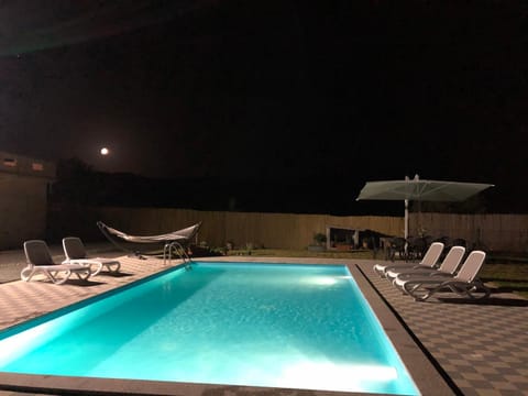 Swimming pool, Swimming pool