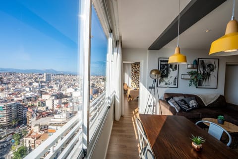 Charming Downtown skyscrapper Apartment in Alicante