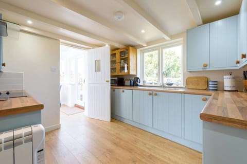 Kitchen or kitchenette, Photo of the whole room
