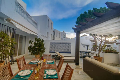 BBQ facilities, Balcony/Terrace, Seating area, Dining area