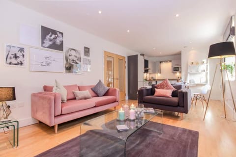 Living room, Photo of the whole room