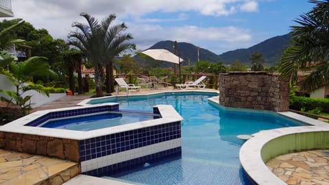 On site, Area and facilities, Swimming pool