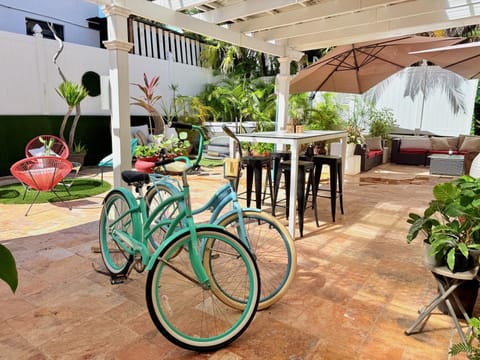 Patio, Garden, Dining area, Cycling, Garden view