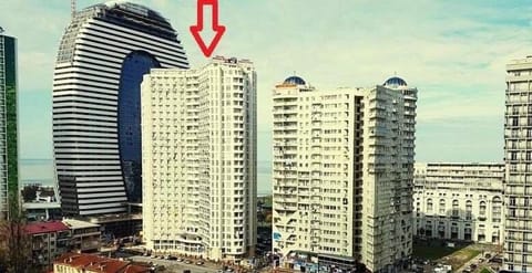 Property building, Day, City view, Location
