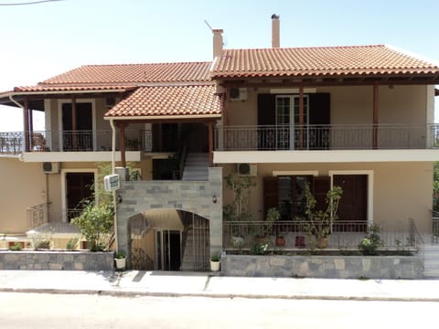 Property building, Day