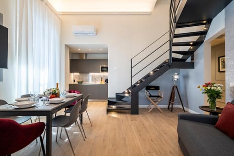 TV and multimedia, Kitchen or kitchenette, Living room, Seating area, Dining area, air conditioner