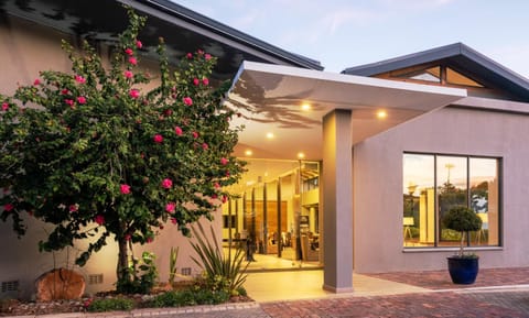 Facade/entrance, Garden, Banquet/Function facilities