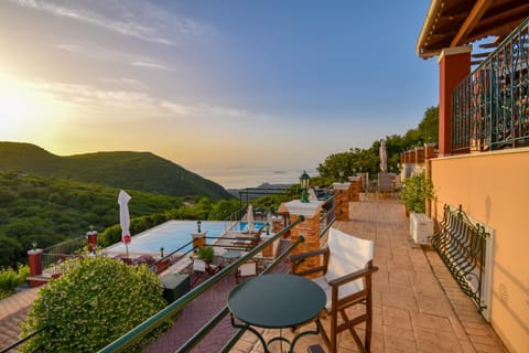 Balcony/Terrace, Landmark view, Pool view