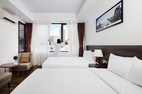 Bed, Photo of the whole room, Bedroom, City view