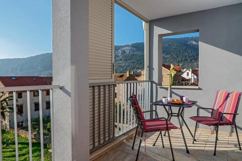 Spring, Day, View (from property/room), Balcony/Terrace