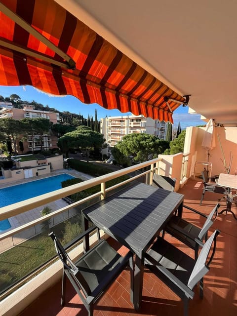 French Riviera Saint Raphaël Retreat Apartment in Saint-Raphael