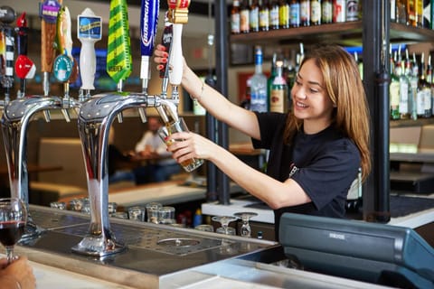 Activities, Nightclub / DJ, Lounge or bar, Drinks, Alcoholic drinks