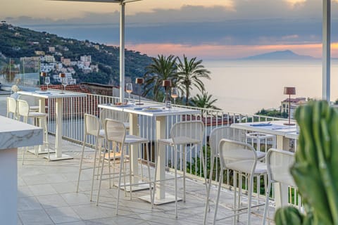 Patio, Restaurant/places to eat, Day, Natural landscape, Nightclub / DJ, View (from property/room), Balcony/Terrace, Lounge or bar, Banquet/Function facilities, Sea view, Sunrise, Sunset