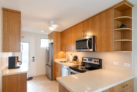 Nāpili Surf Beach Resort by Castle Resort in Kapalua