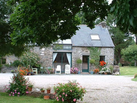 Patio, Facade/entrance, BBQ facilities, Garden