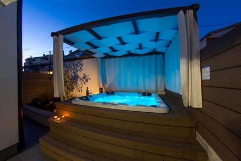 Night, Hot Tub