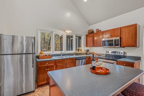 dishwasher, microwave, oven, kitchen