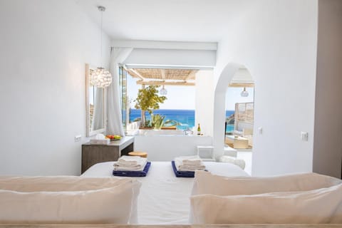 Bed, Balcony/Terrace, Bedroom, Sea view