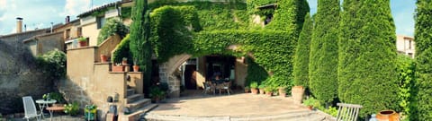 Patio, Facade/entrance