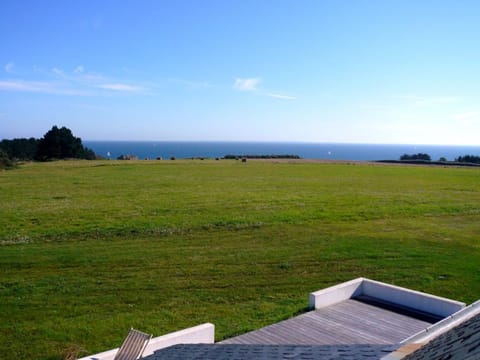 Maison vue mer à 200m de la plage, avec terrasse - FR-1-418-4 House in Locmaria