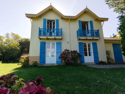 Maison avec jardin et accès direct plage à Le Palais - FR-1-418-20 House in Brittany