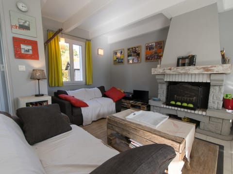 Maison calme avec grand jardin, proche plage - FR-1-418-52 House in Brittany