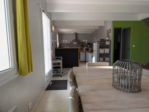 Maison calme avec grand jardin, proche plage - FR-1-418-52 House in Brittany