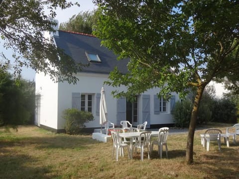 Maison lumineuse avec jardin à Sauzon, proche plage - FR-1-418-70 House in Brittany