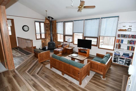 Living room, Photo of the whole room, fireplace