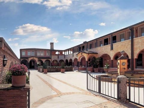 Inner courtyard view
