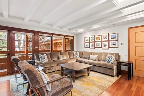 Fasching Haus Unit 9 & 10, 6 Bedroom, 6 BTH Condo, 2 Blocks to Downtown Aspen House in Aspen